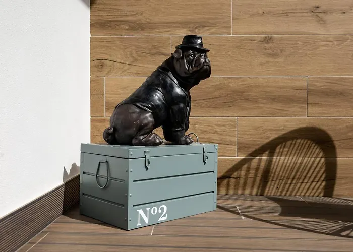 N4 Factory アパート マリニャ・グランデ