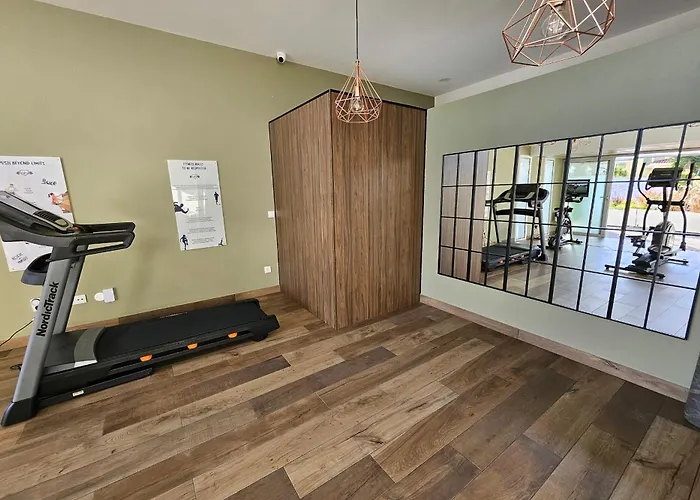 N4 Factory アパート *